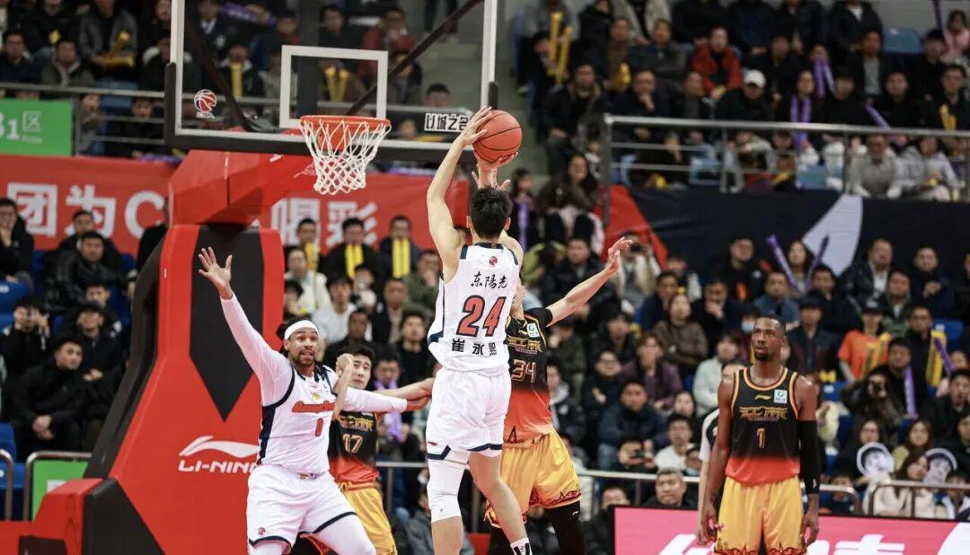 MK体育-CBA男篮动态更新！广东队vs江苏队，赛前带来广东队徐杰、陈家政、杜峰以及江苏队庞峥麟最新消息
